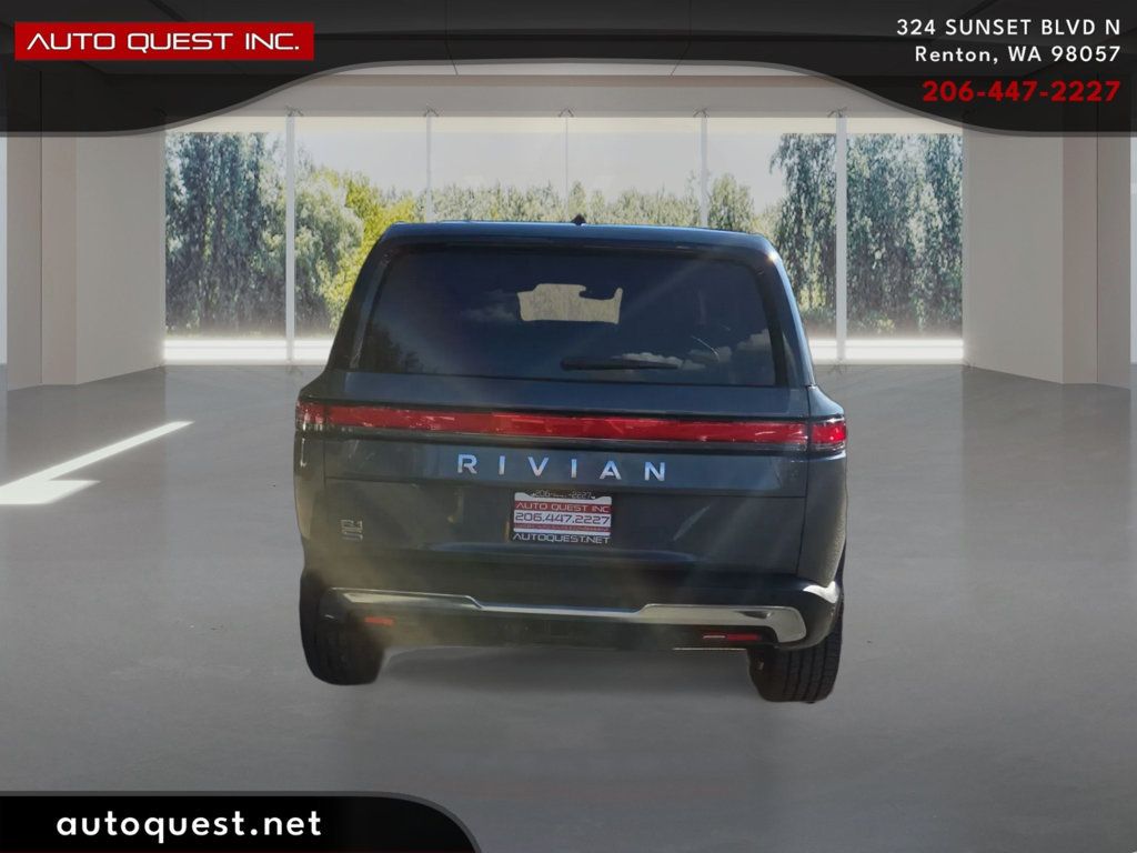 Rivian R1S photo 6
