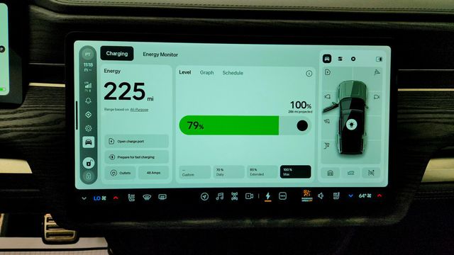 2022 Rivian R1S Launch Edition AWD - 23099932 - 15