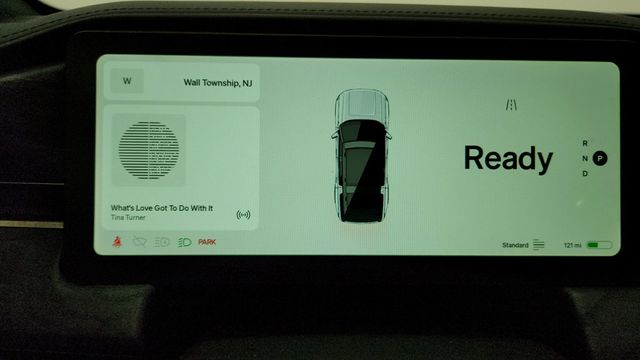 2022 Rivian R1S Launch Edition AWD - 22948576 - 13