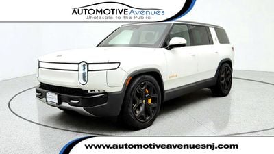 2022 Rivian R1S