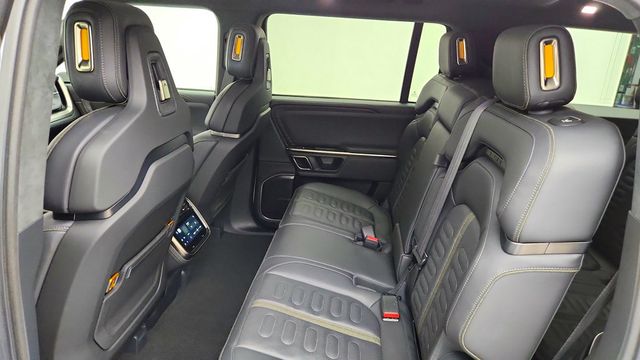 2022 Rivian R1S Launch Edition AWD - 23099940 - 22