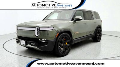 2022 Rivian R1S