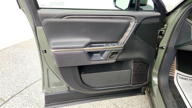 2022 Rivian R1S Launch Edition AWD - 23100904 - 10