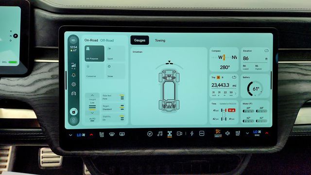 2022 Rivian R1S Launch Edition AWD - 23100904 - 17