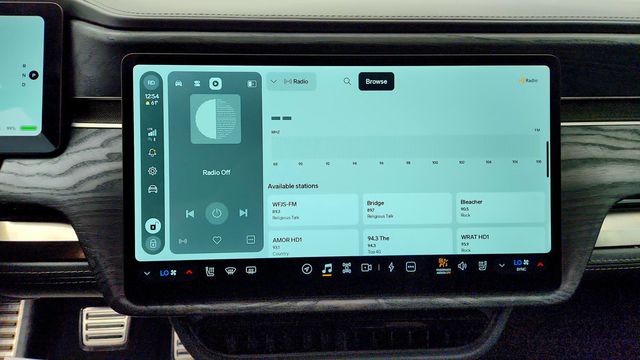 2022 Rivian R1S Launch Edition AWD - 23100904 - 18