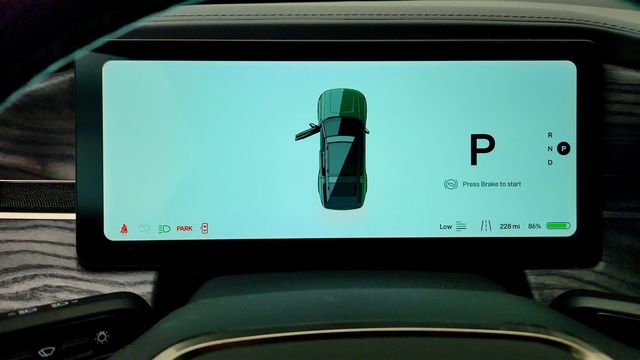 2022 Rivian R1S Launch Edition AWD w/ Large Pack Battery - 23081755 - 13