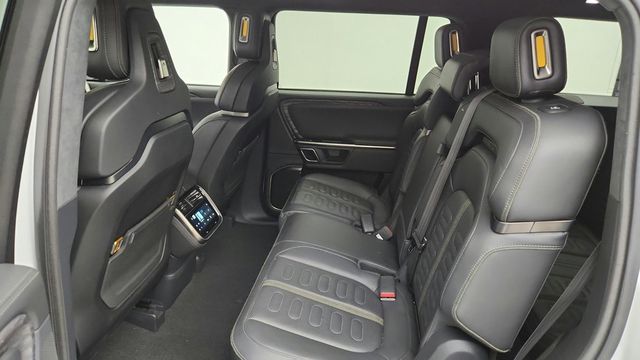 2022 Rivian R1S Launch Edition w/ 22-Inch Sport Dark Wheels & Ash Wood - 23081846 - 20