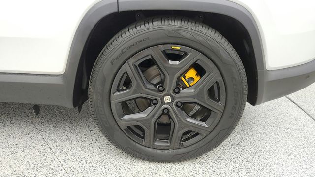 2022 Rivian R1S Launch Edition w/ 22-Inch Sport Dark Wheels & Ash Wood - 23081846 - 8