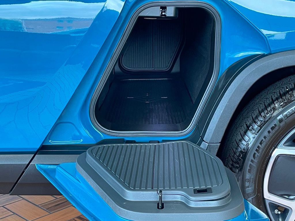 2022 Rivian R1T Adventure Package AWD - 23016965 - 12