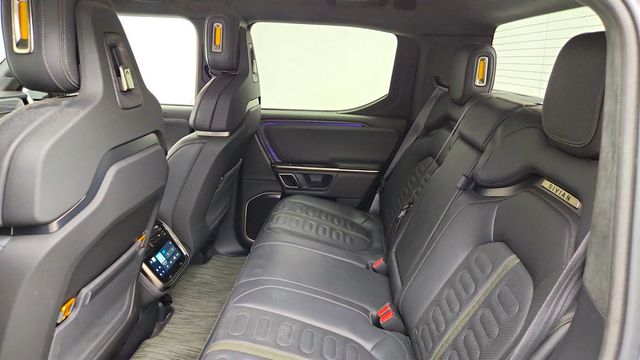 2022 Rivian R1T Adventure Package AWD - 23071548 - 19