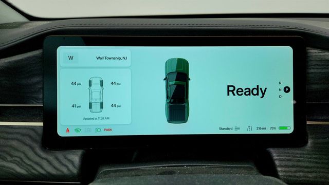 2022 Rivian R1T Adventure Package AWD Quad Motor Drive w/ 20'' All Terrain Wheel - 22966820 - 12