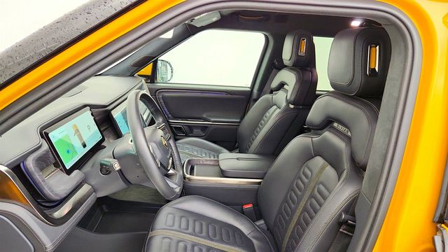 2022 Rivian R1T Adventure Package AWD w/ Large Pack Battery & 22'' Sport Wheels - 23044042 - 17