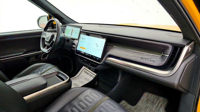 2022 Rivian R1T Adventure Package AWD w/ Large Pack Battery & 22'' Sport Wheels - 23044042 - 22
