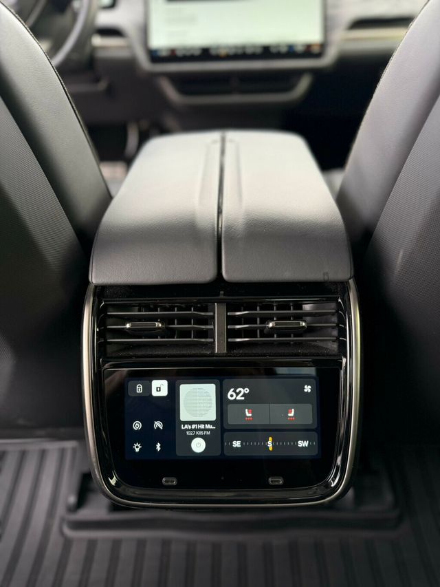 2022 Rivian R1T Launch Edition AWD - 23033487 - 18