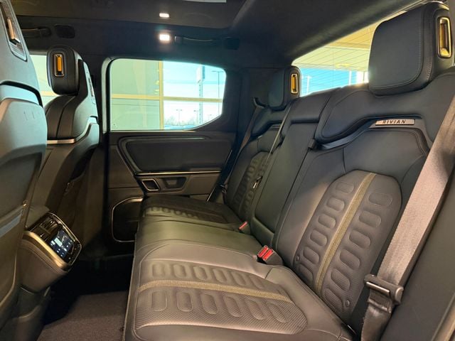 2022 Rivian R1T Launch Edition AWD - 22981010 - 21