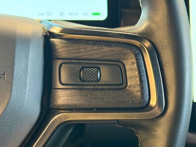 2022 Rivian R1T Launch Edition AWD - 22981010 - 27