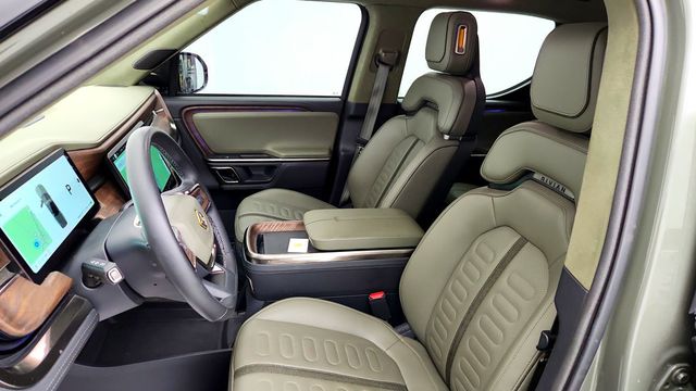 2022 Rivian R1T Launch Edition AWD w/ Forest Edge Vegan Leather Trim - 23084960 - 19