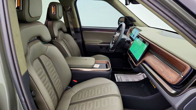 2022 Rivian R1T Launch Edition AWD w/ Forest Edge Vegan Leather Trim - 23084960 - 24