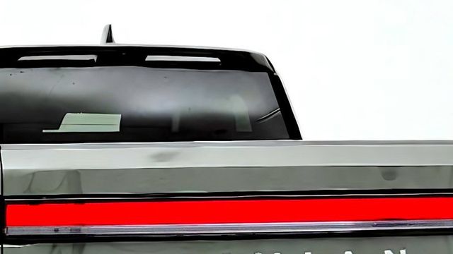 2022 Rivian R1T Launch Edition AWD w/ Forest Edge Vegan Leather Trim - 23084960 - 5