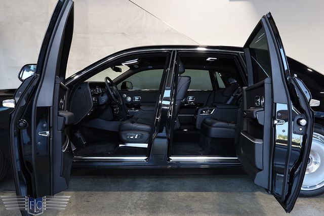 2022 Rolls-Royce Phantom Sedan - 23002313 - 12