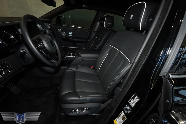 2022 Rolls-Royce Phantom Sedan - 23002313 - 14