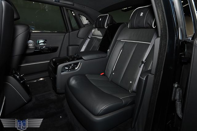 2022 Rolls-Royce Phantom Sedan - 23002313 - 18