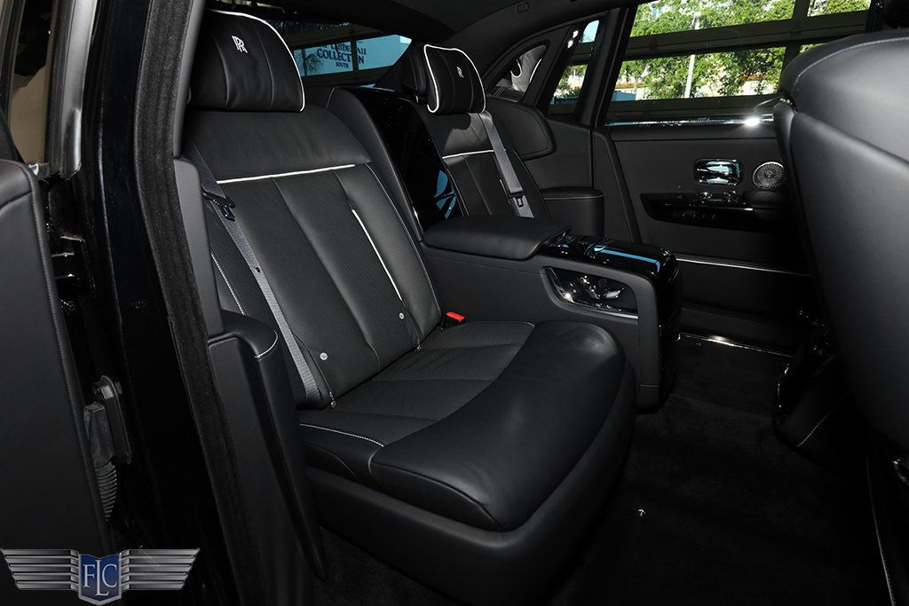 2022 Rolls-Royce Phantom Sedan - 23002313 - 19