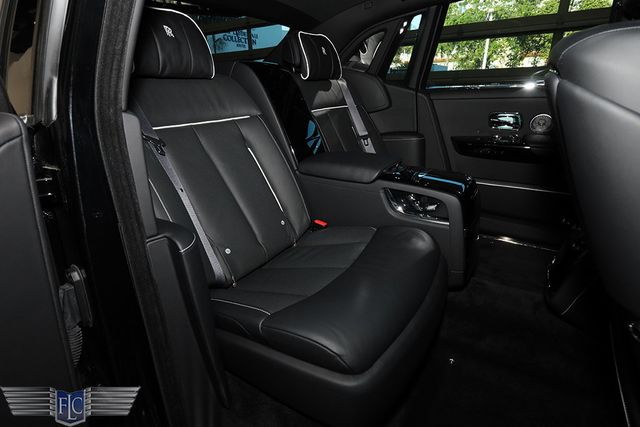 2022 Rolls-Royce Phantom Sedan - 23002313 - 19