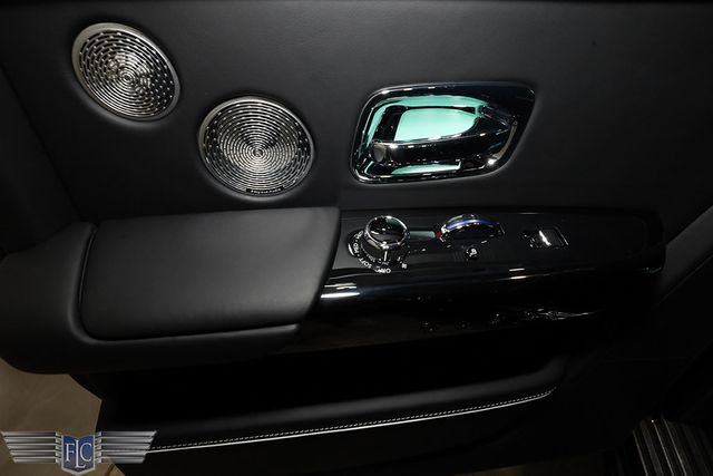 2022 Rolls-Royce Phantom Sedan - 23002313 - 21