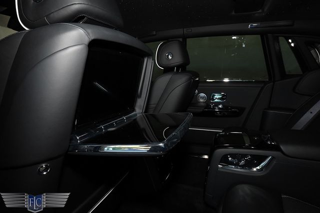 2022 Rolls-Royce Phantom Sedan - 23002313 - 22