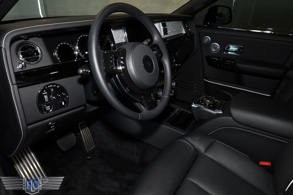 2022 Rolls-Royce Phantom Sedan - 23002313 - 34