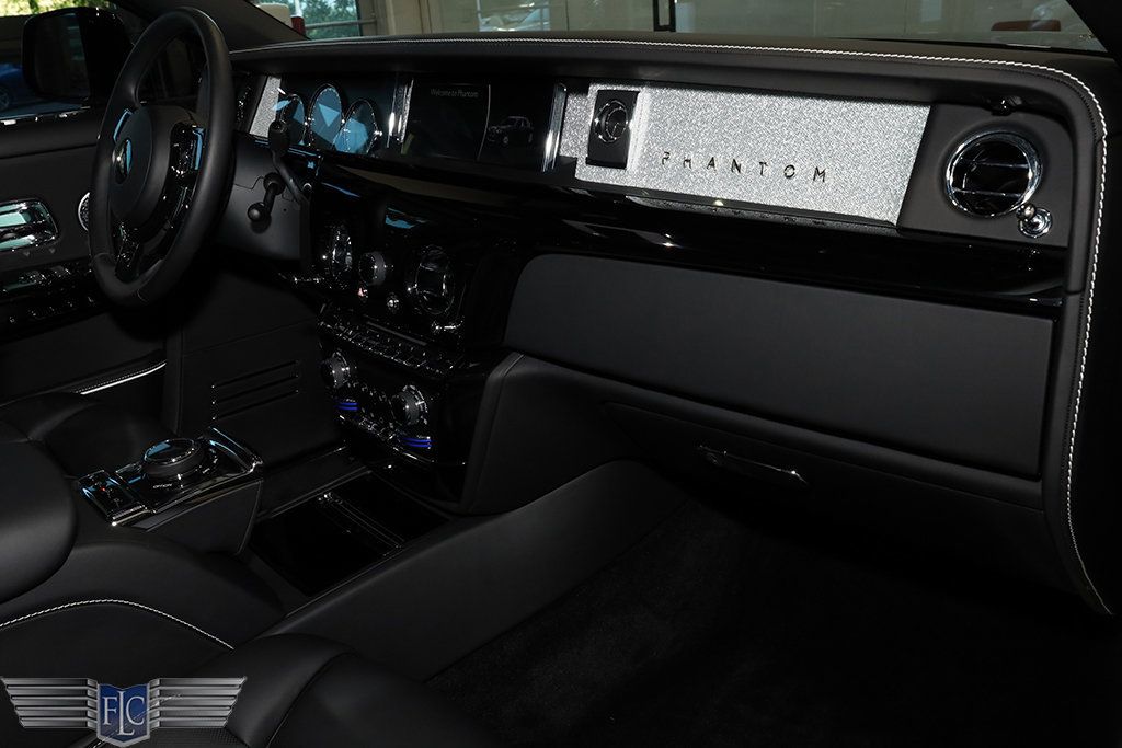 2022 Rolls-Royce Phantom Sedan - 23002313 - 35