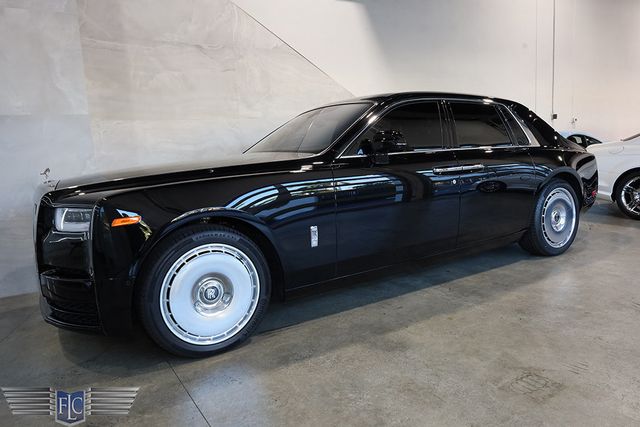 2022 Rolls-Royce Phantom Sedan - 23002313 - 3