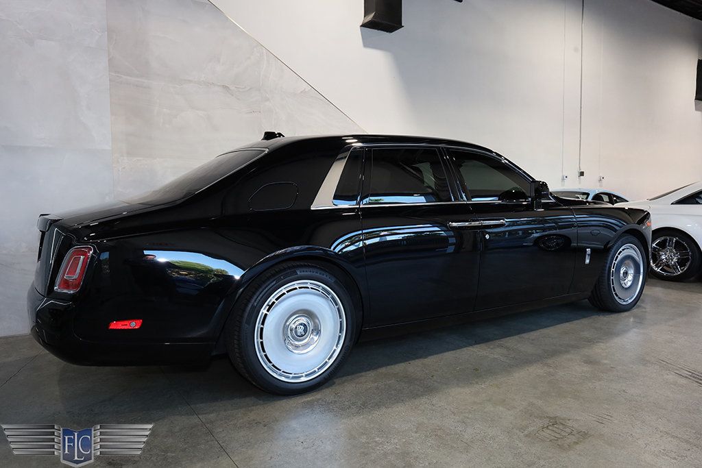 2022 Rolls-Royce Phantom Sedan - 23002313 - 5