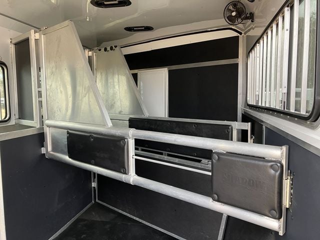 2022 Shadow 3 Horse Slant 14' Living Quarters w/ Slide  - 22980190 - 6
