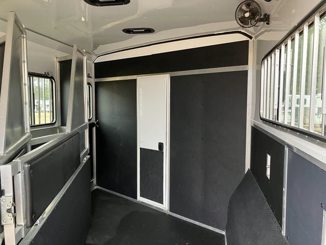 2022 Shadow 3 Horse Slant 14' Living Quarters w/ Slide  - 22980190 - 8