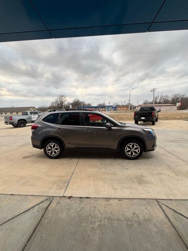 2022 Subaru Forester Premium CVT - 22956056 - 4