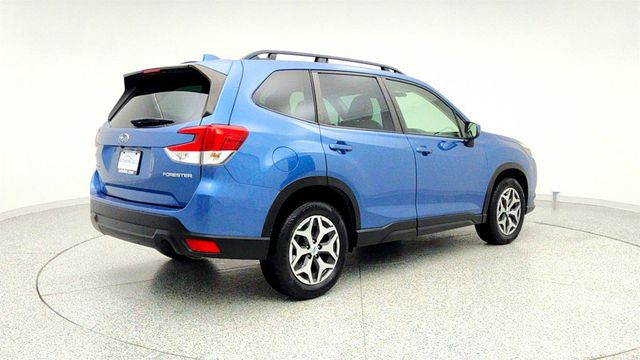 2022 Subaru Forester Premium CVT with Blind Spot Detection, RCTA & Power Rear Gate - 22960918 - 4