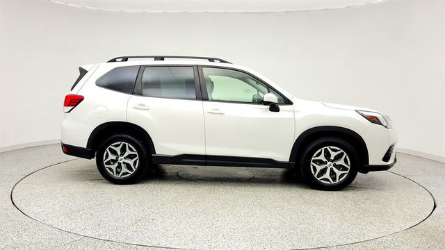 2022 Subaru Forester Premium CVT with Popular Package #1 - 23017534 - 3