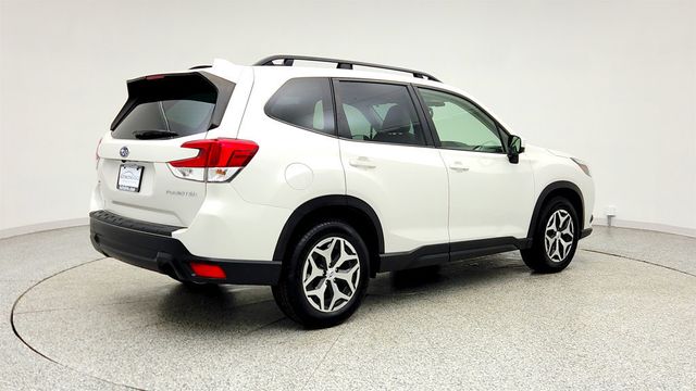 2022 Subaru Forester Premium CVT with Popular Package #1 - 23017534 - 4
