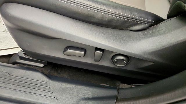 2022 Subaru Outback Limited CVT with Power Moonroof, HSW, Navigation System & More - 23006278 - 11