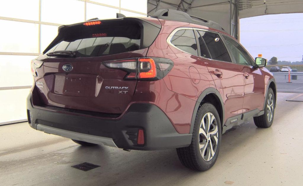2022 Subaru Outback Limited XT photo 3
