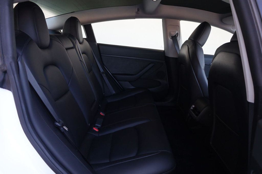 Tesla Model 3 photo 24