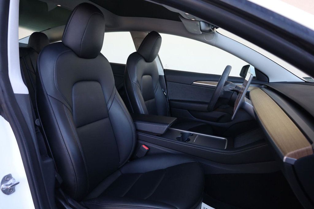 Tesla Model 3 photo 28