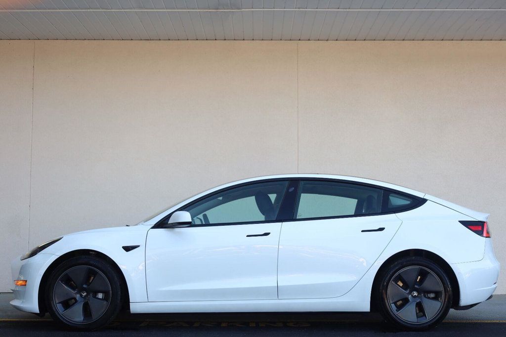 Tesla Model 3 photo 3