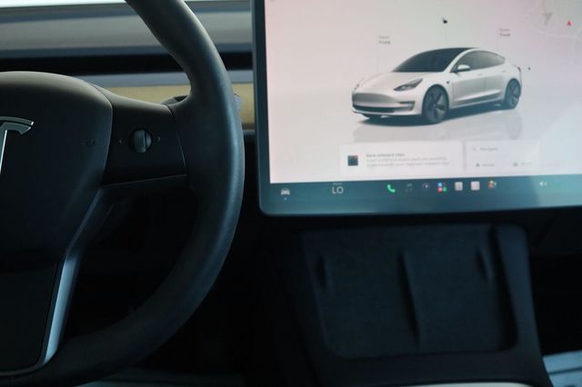2022 Tesla Model 3 Long Range - 23085034 - 32
