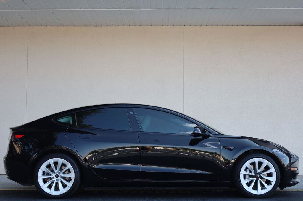Tesla Model 3 photo 2
