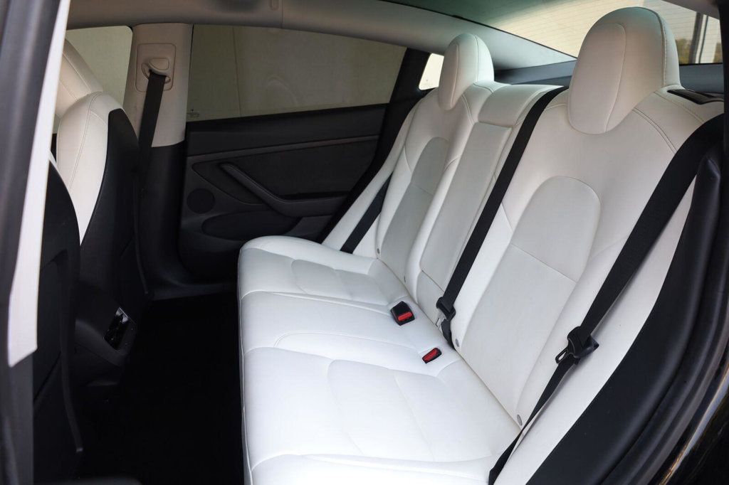 Tesla Model 3 photo 21