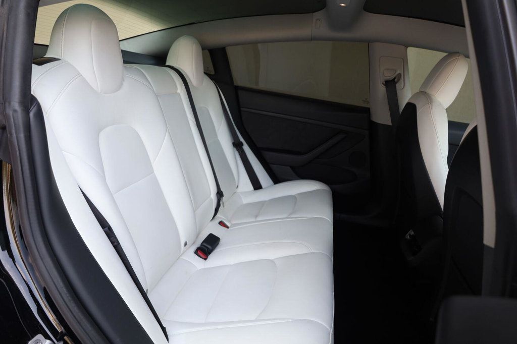 Tesla Model 3 photo 23