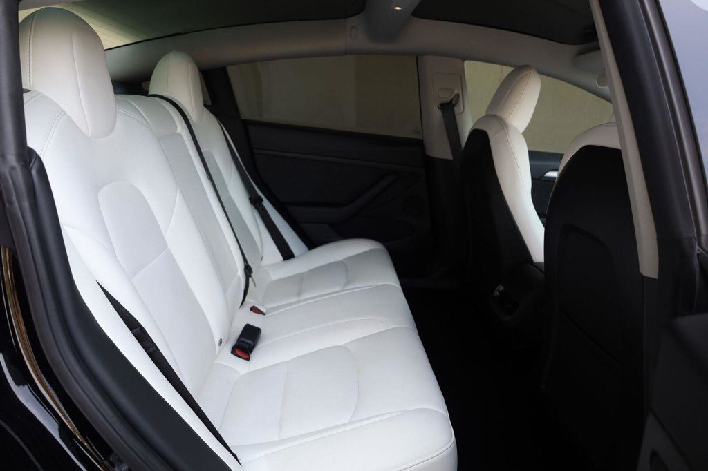 Tesla Model 3 photo 24